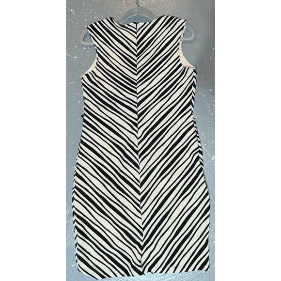 Dana Buchman Black Zebra V-Striped Sleeveless‎ Dress Size M - Picture 2 of 3